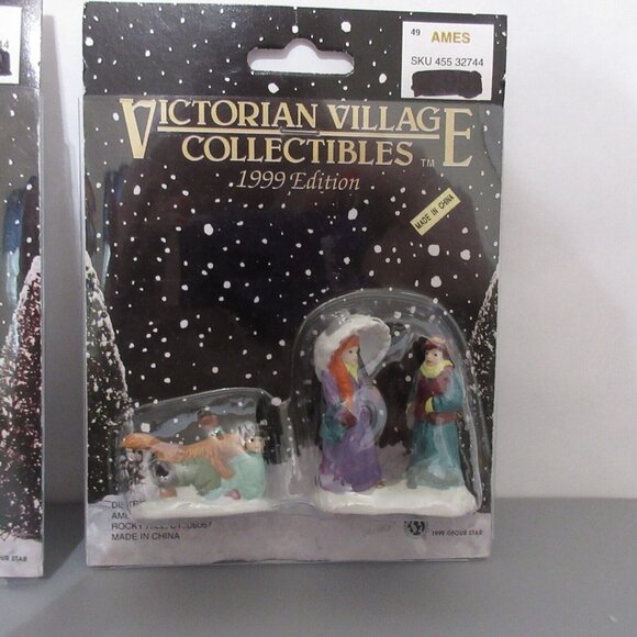 Victorian Village Collectibles 1999 Edition Accessory Figures Lampposts Lot NEW - Picture 2 of 6